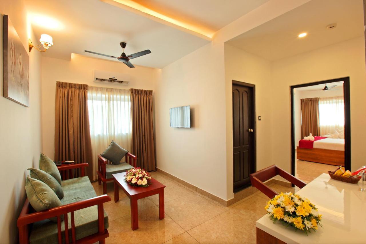 Hotel Thamburu International Thiruvananthapuram Luaran gambar